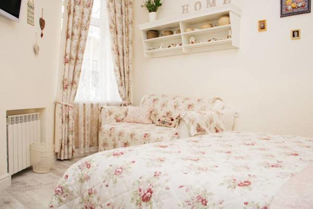 Romantic Apartment On Rynok Square With Air-Conditioning Lemberg Zimmer foto